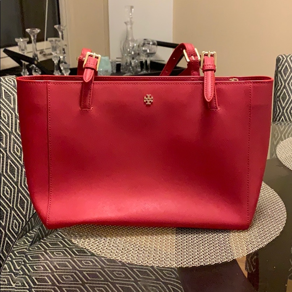 Red Tory Burch over the shoulder bag